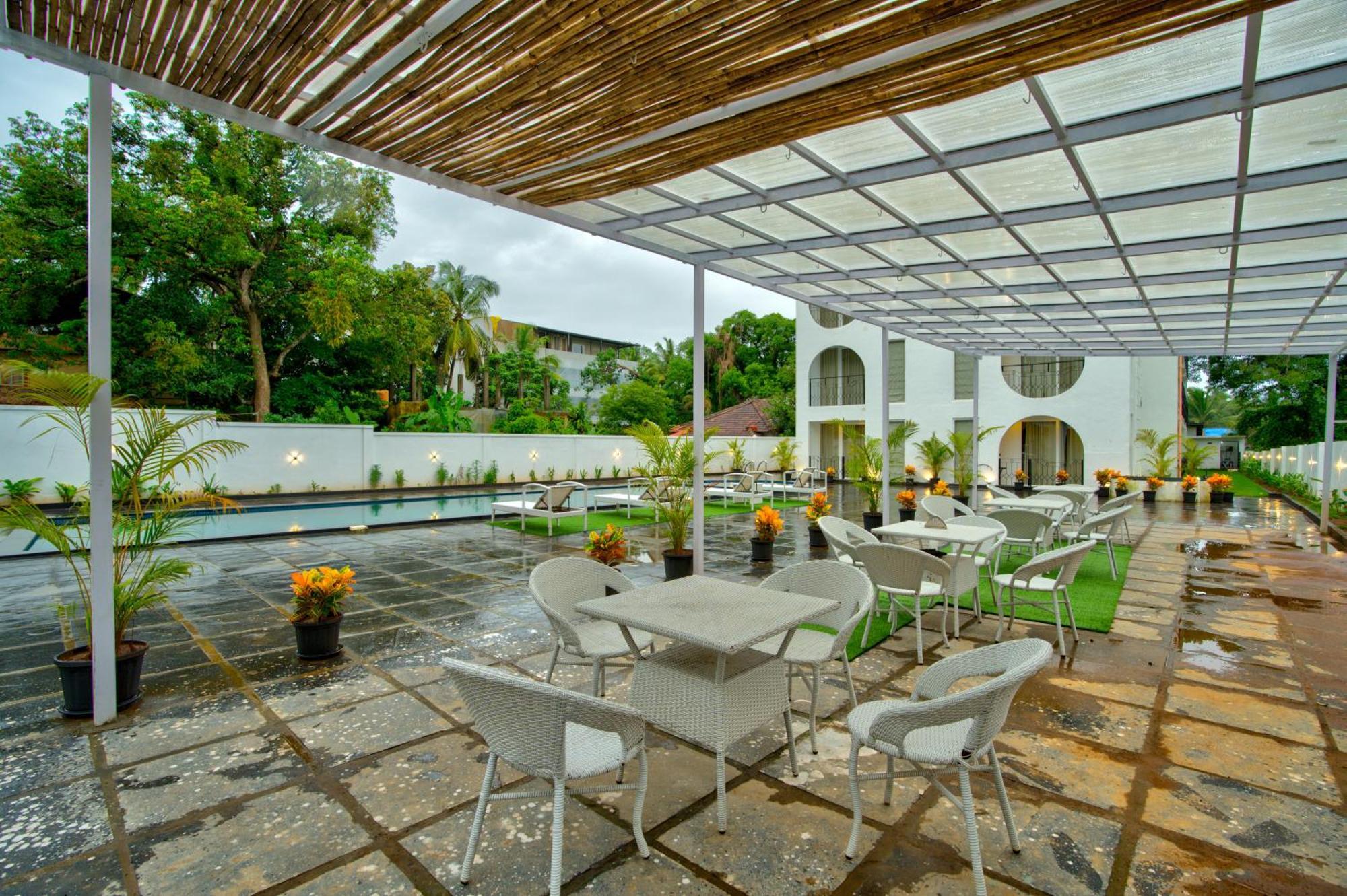 Готель Goa Courtyard By The Porto Arpora Бага Екстер'єр фото